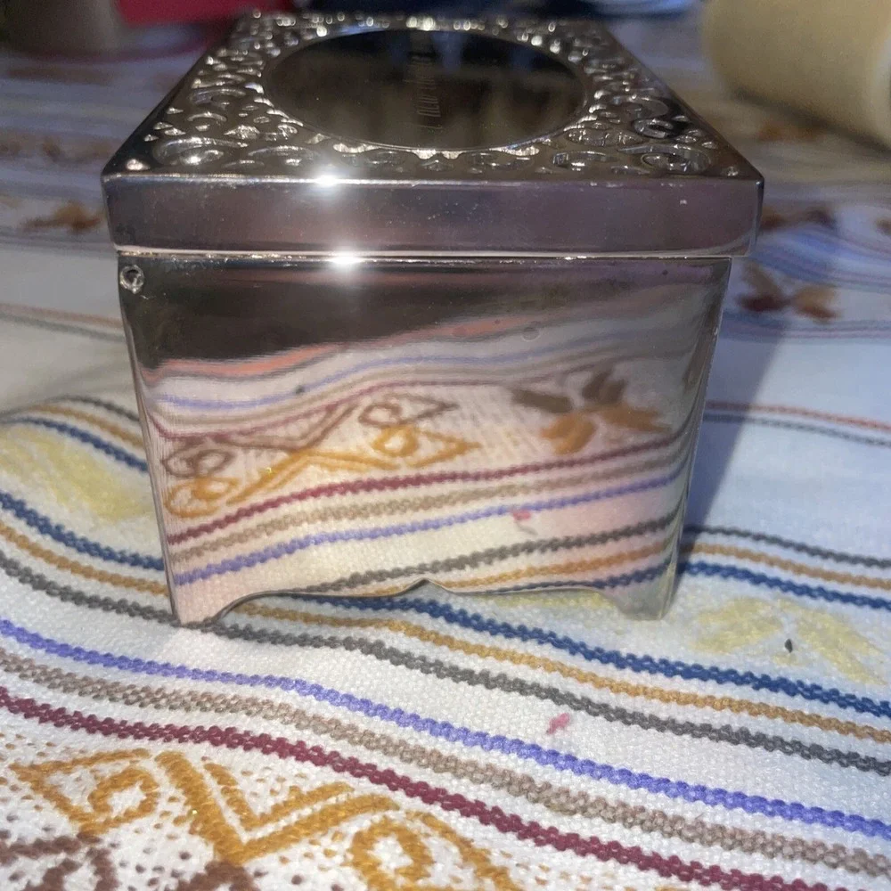 Filigree Silver Things Remembered Keepsake Metal Trinket box Pearl Detail‎